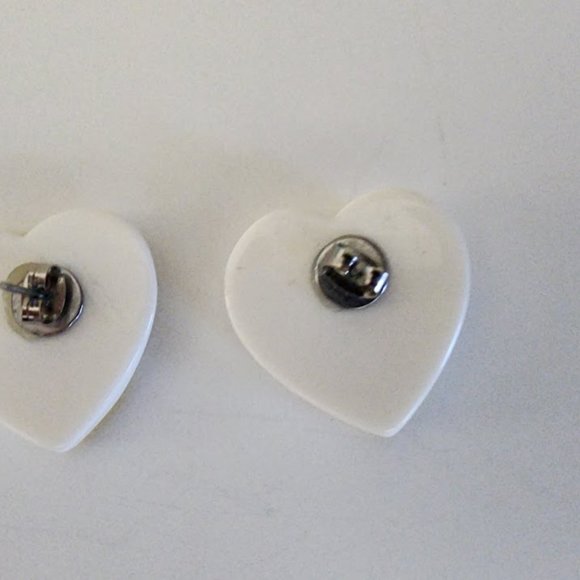 Retro Yellow & White Heart Earrings - Picture 3 of 4